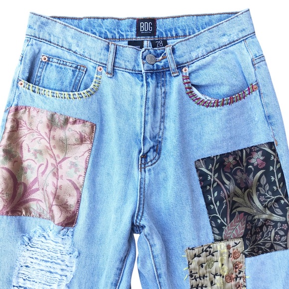 Women's 28 Urban Outfitters BDG Patchwork Embroider High Rise Cowboy Jeans - Picture 4 of 16